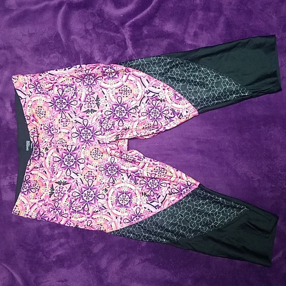 Women's yoga/exercise capri, multicolor Large 12/14